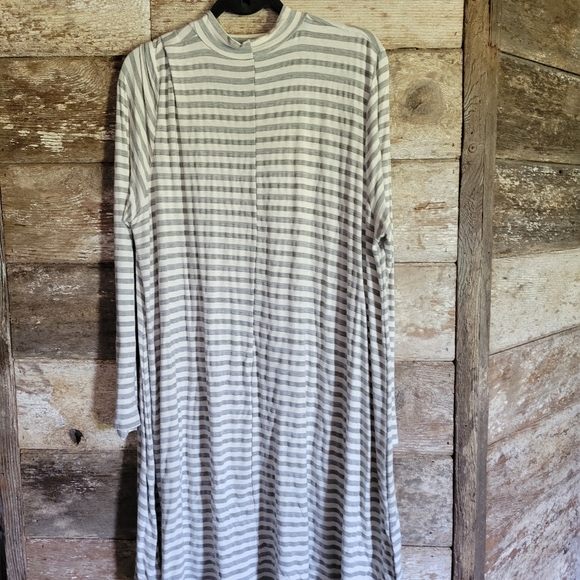 NWOT Plus Size Tunic Collared Dress - Picture 3 of 5